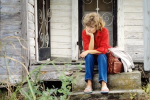 A muchas mujeres les resulta difícil salir de una relación abusiva.