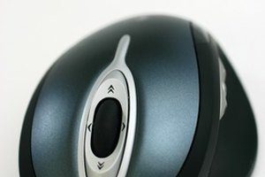 Abrir un ratón de computadora no es una tarea difícil.