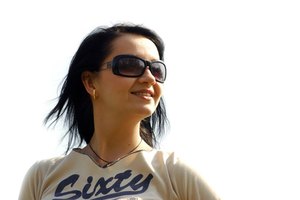 El viento es uno de los principales factores que contribuyen al cabello enredado.