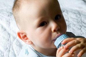 Los bebés necesitan más calorías por libra que los niños de cualquier otra edad.