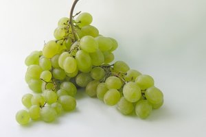 Si bien las uvas son ricas en antioxidantes, pueden causar gases e hinchazón en muchos individuos.