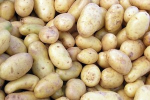Las patatas contienen vitamina C que ayuda a prevenir el escorbuto.
