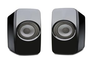 Los altavoces para estantes son compactos y versátiles.