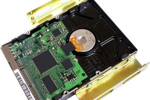 La capacidad de almacenamiento del disco duro de una computadora puede llegar hasta los 2 terabytes.