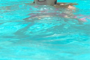 La respiración de Pilates se enfoca en la contracción y estabilización de los músculos abdominales y la parte baja de la espalda.