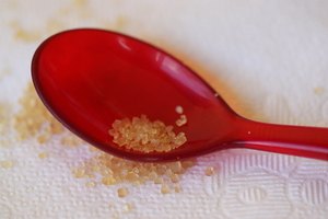 Hay menos calorias en el azúcar turbinado que en el blanco.