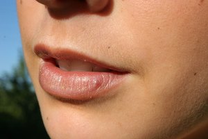 Hay muchos métodos para minimizar y eliminar el vello facial.