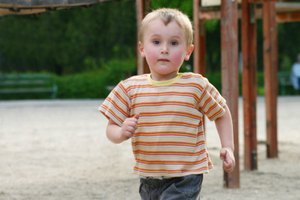 Los juegos para correr en el gimnasio pueden alentar a los niños a correr más en su tiempo libre.