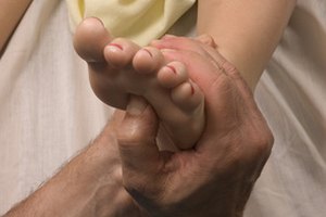 Aplicar presión para mejorar funciones es el concepto detrás de la reflexología.