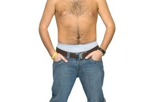 Los hombres son a menudo auto-consciente del exceso de grasa en el pecho.