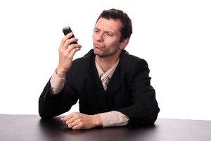 Si la pantalla de tu iPhone se pone negra, no te preocupes, seguramente puedas hacer que funcione nuevamente.