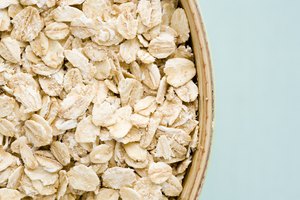 La avena rica en fibra puede ayudar con el estreñimiento.