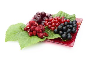 Los frutos rojos frescos tienen antioxidantes.