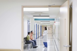 Debes ayunar de 8 a 12 horas antes de que te extraigan sangre.