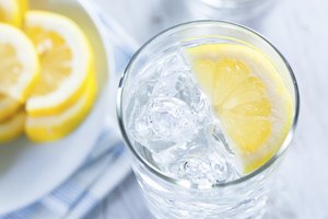 Los alimentos mal cocidos o mal lavados pueden producir diarrea.