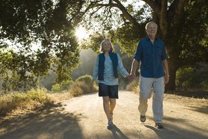 La luz solar ayuda a tu cuerpo a sintetizar la vitamina D.
