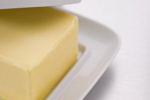 Una dieta carente o baja en grasas puede alterar tus niveles de estrógeno y testosterona.