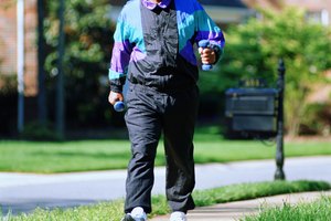 Caminar es más seguro que otras formas de ejercicio cardiovascular para los ancianos.