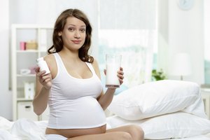 Las mujeres en edad fértil deben aumentar su ingesta de la vitamina B folato.