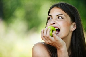 La dieta Dukan propone un rango limitado de alimentos por un tiempo extendido.