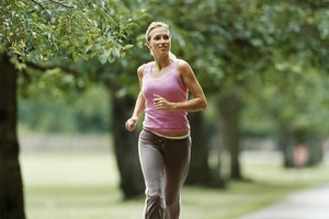 Correr varias veces por semana puede ser beneficioso para tu salud de muchas maneras.