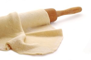 Masa de galletas y rodillo.