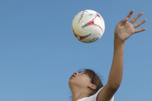 El talento en el fútbol femenino ha crecido hasta el punto de que muchas jugadoras expertos se quedan al margen de la liga premier WPS.