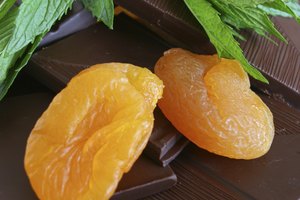 Albaricoques con chocolate.
