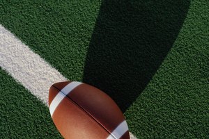 El fútbol americano requiere de un nivel más alto de forma física para lograr el éxito.
