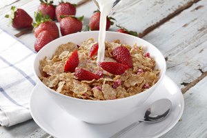 Cereales de desayuno con fresas.