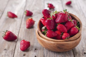 Un tazón de fresas.
