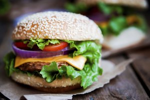El ganado alimentado con pasto es más saludable que la carne de vacuno alimentado con grano.