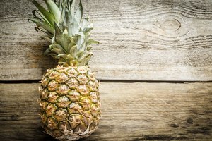 La bromelina, una enzima proteolítica, es un suplemento importante para los triatletas.