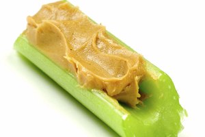 Tallo de apio con mantequilla de maní.