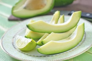 Aguacates en rebanadas.
