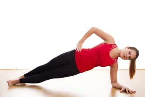 Céntrate en los oblicuos con planchas laterales.