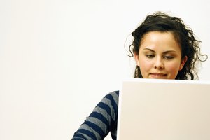 Sacar a tu hijo de Facebook toma algo de persuasión.
