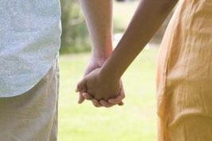 Jupiterimages/Brand X Pictures/Getty Images Simple touches in your marriage have the power to communicate feelings as well as strengthen your relationship.