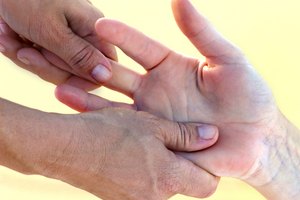 El celecoxib se suele recetar para el alivio del dolor causado por la osteoartritis, artritis reumatoidea y otras condiciones artríticas.