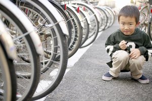 Los ganchos de remolque permiten a los niños unirse a los paseos más largos.