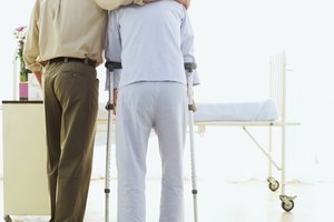 Los ejercicios de equilibrio pueden ayudarte a pasar a caminar sin asistencia.