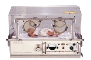 Incluso un bebé prematuro en la incubadora puede recibir leche materna.
