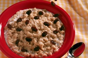 La fibra, que se encuentra en los cereales integrales como la avena, es saludable, pero puede causar dolor de estómago.