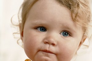 Separa a tu niño del biberón antes de que se vuelva demasiado apegado a él.