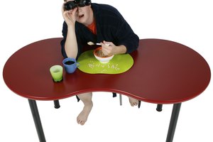 Controla el tamaño de tus porciones, come sólo cuando tienes hambre y sólo come la cantidad que necesitas para sentirte satisfecho.