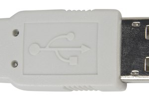 Acronis True Image permite hacer imágenes completas del sistema o copias de seguridad en discos duros externos USB.