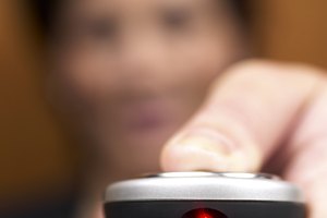Es posible programar los televisores Dynex con el control remoto de DirecTV.