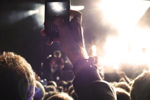 Los teléfono celulares vienen con muchas características, incluyendo la habilidad de bloquear o rechazar números.