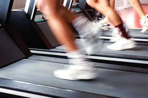 Aprende los beneficios y desventajas de correr en una caminadora.