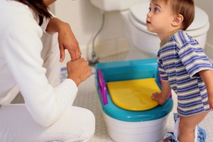 Algunas habilidades relacionadas con los esfínteres se desarrollan más rápidamente que otras.